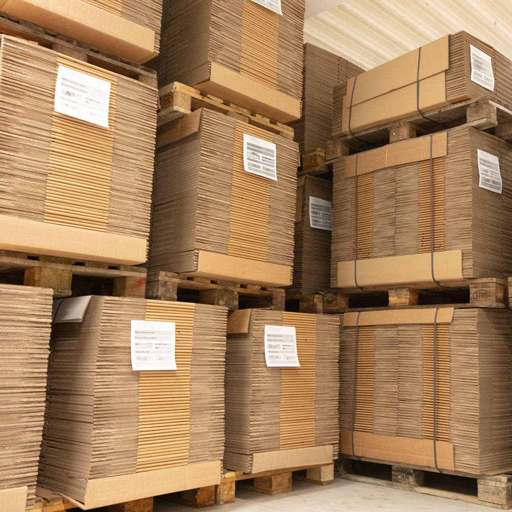 Paletten mit Maßkartons